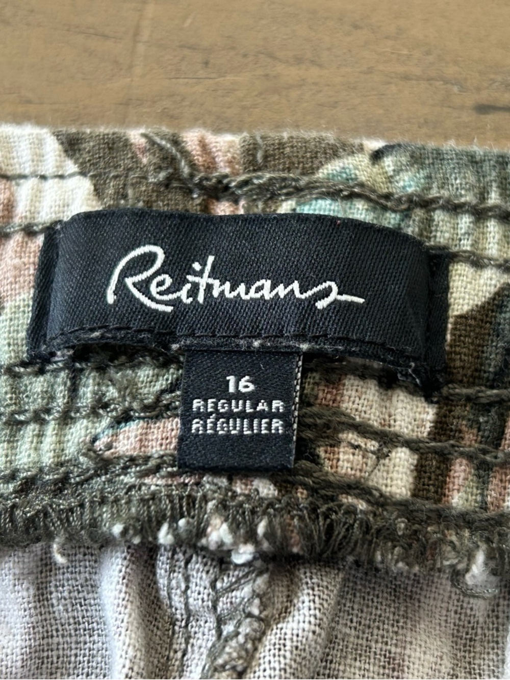 Reitmans Linen Blend Tropical Print Shorts Size 16 - Picture 3 of 4